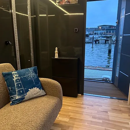 Bådhotel Premium Hausboot Blaue Lagune Lübeck