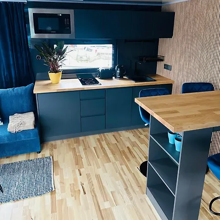Premium Hausboot Blaue Lagune 船上ホテル リューベック