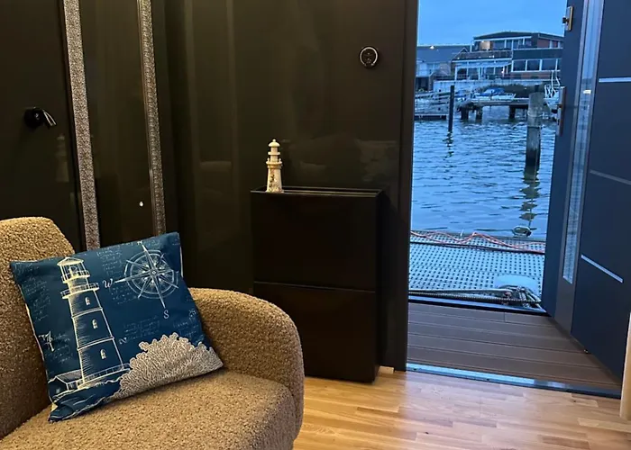 Bådhotel Premium Hausboot Blaue Lagune Lübeck