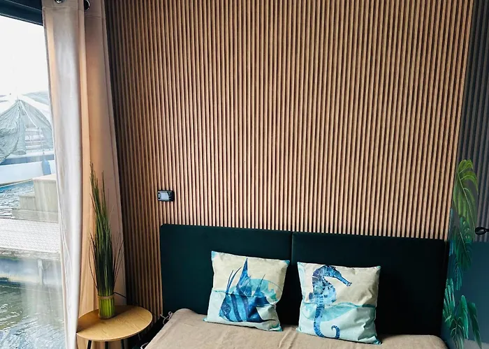 Premium Hausboot Blaue Lagune Lübeck